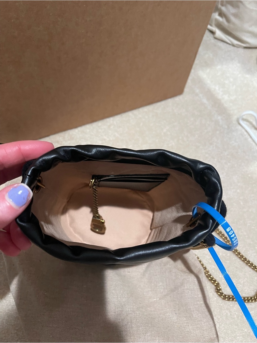 Gucci black Marmont Bucket Bag - Picture 7 of 8